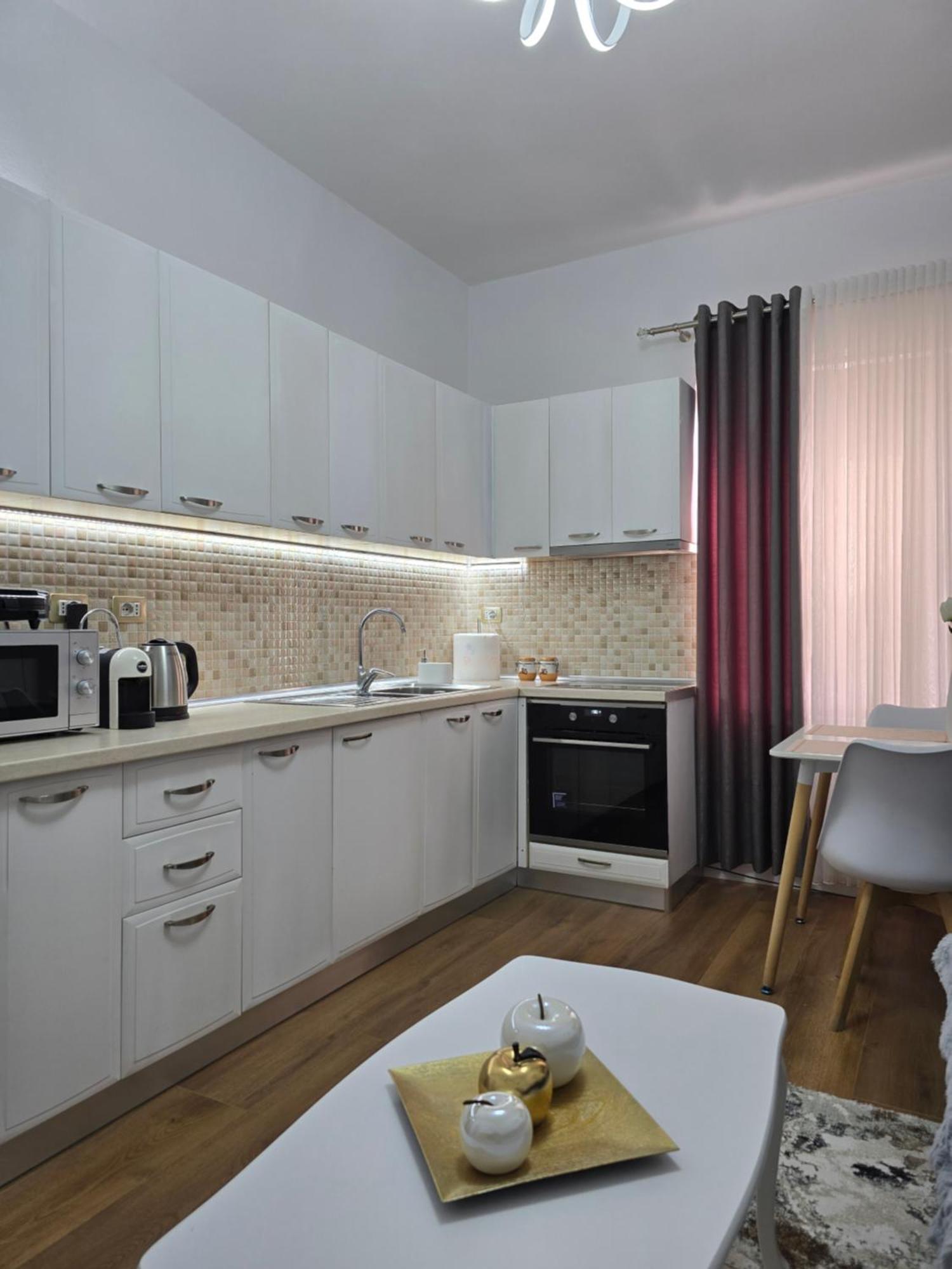 Ideal Home Shkodër Buitenkant foto